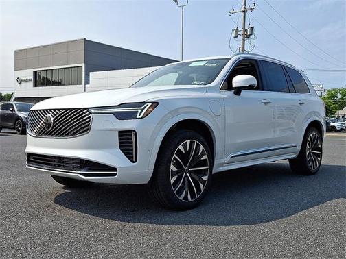 2025 Volvo XC90 Plug-In Hybrid T8 Plus 7-Seater
