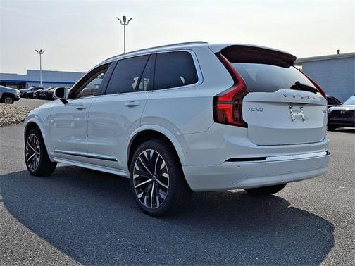 2025 Volvo XC90 Plug-In Hybrid T8 Plus 7-Seater