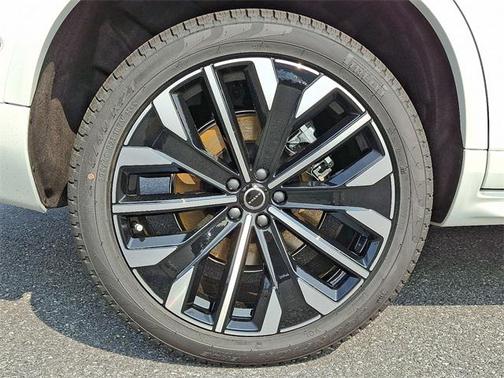 2025 Volvo XC90 Plug-In Hybrid T8 Plus 7-Seater