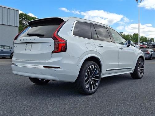 2025 Volvo XC90 Plug-In Hybrid T8 Ultra 7-Seater