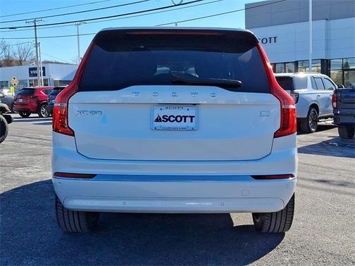 2023 Volvo XC90 Recharge Plug-In Hybrid T8 Ultimate 6-Seater