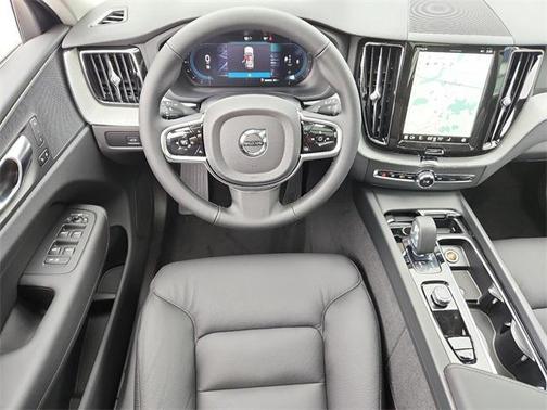 2025 Volvo XC60 Plus