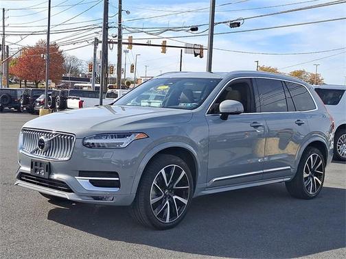 2024 Volvo XC90 B6 Plus Bright Theme 7-Seater