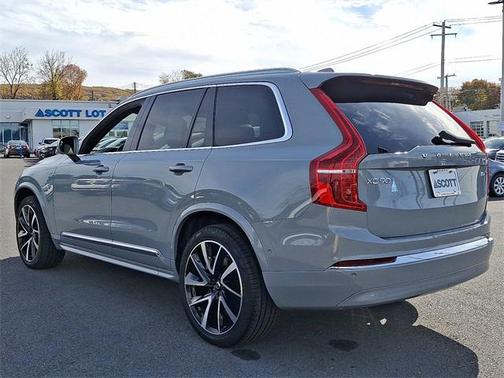 2024 Volvo XC90 B6 Plus Bright Theme 7-Seater