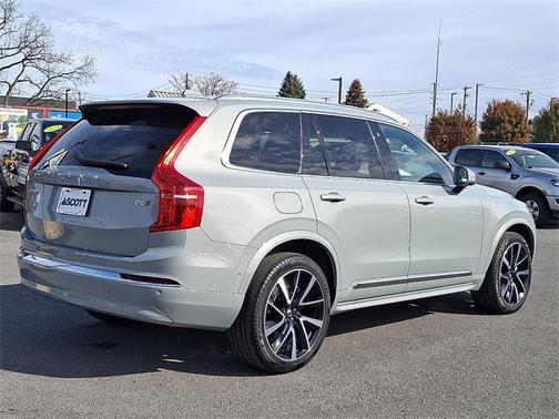 2024 Volvo XC90 B6 Plus Bright Theme 7-Seater