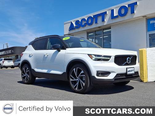 2022 Volvo XC40 T5 AWD R-Design