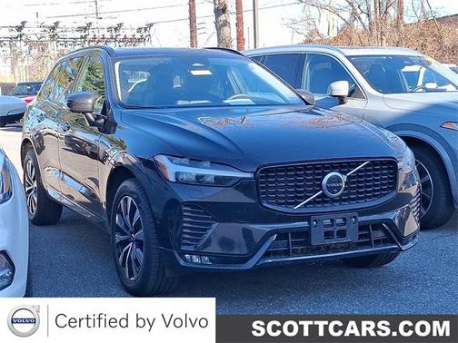 2023 Volvo XC60 B5 Plus Dark Theme