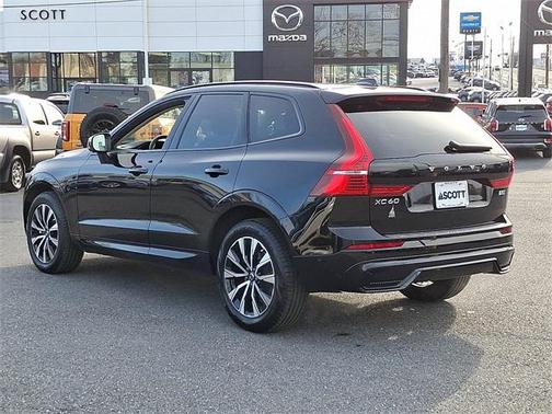 2023 Volvo XC60 B5 Plus Dark Theme