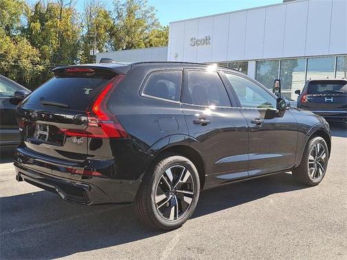 2026 Volvo XC60 B5 Plus