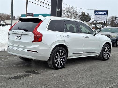 2023 Volvo XC90 B6 Plus 7-Seater