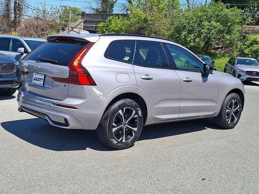 Aurora Silver 2026 Volvo XC60 B5 Core
