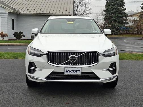 2023 Volvo XC60 B5 Plus Bright Theme