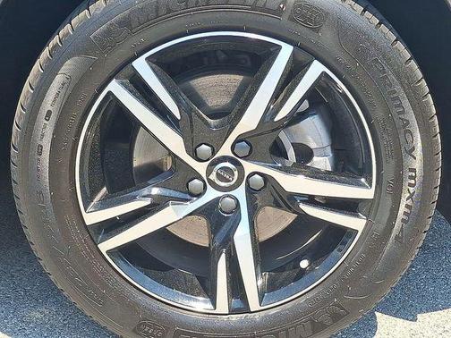 Denim Blue 2026 Volvo XC40 Core, B5 AWD Gas (mild hybrid), Dark