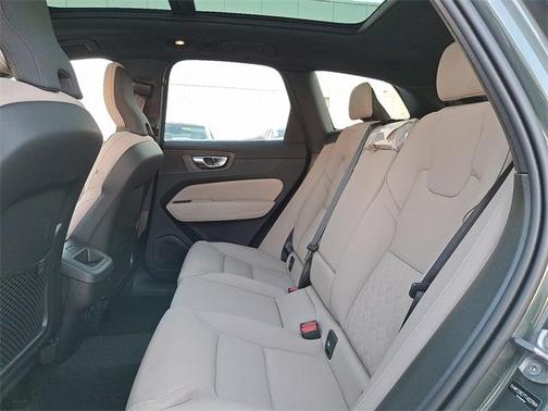 2026 Volvo XC60 B5 Plus