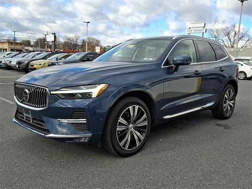 2023 Volvo XC60 B5 Plus Bright Theme