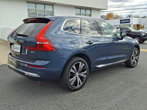 2023 Volvo XC60 B5 Plus Bright Theme