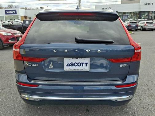 2023 Volvo XC60 B5 Plus Bright Theme