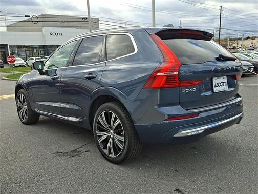 2023 Volvo XC60 B5 Plus Bright Theme