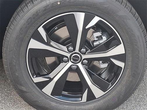 2026 Volvo XC60 B5 Core