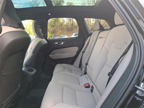 2026 Volvo XC60 B5 Core