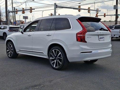 2025 Volvo XC90 B6 Plus 7-Seater