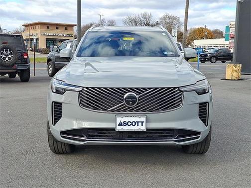 2025 Volvo XC90 B6 Plus 7-Seater