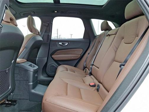 2025 Volvo XC60 Plug-In Hybrid T8 Plus