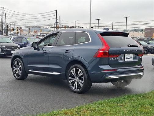 2023 Volvo XC60 B5 Plus Bright Theme