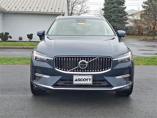 2023 Volvo XC60 B5 Plus Bright Theme