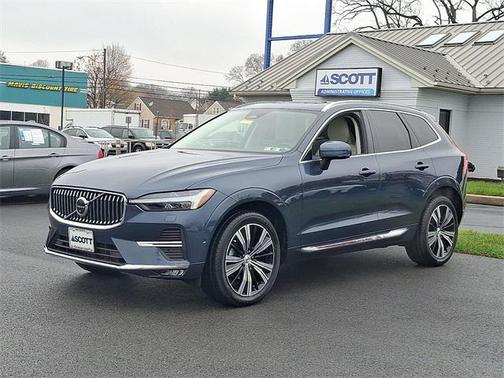 2023 Volvo XC60 B5 Plus Bright Theme
