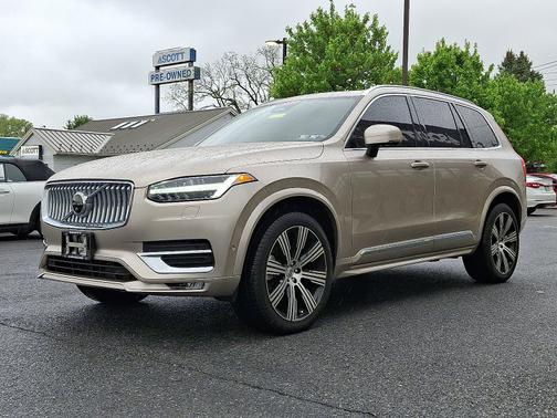 2023 Volvo XC90 B6 AWD Ultimate 7-Seater