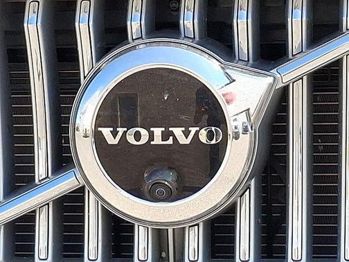 Onyx Black Metallic 2023 Volvo XC90 B6 Plus 6-Seater