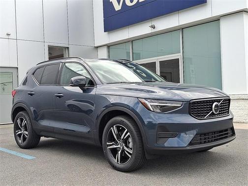 2026 Volvo XC40 B5 Plus