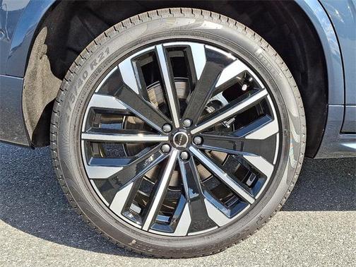 2025 Volvo XC90 Plug-In Hybrid T8 Ultra 7-Seater