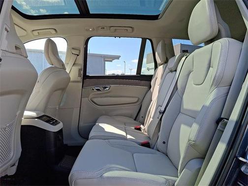 2025 Volvo XC90 Plug-In Hybrid T8 Ultra 7-Seater