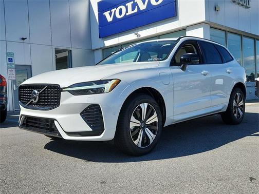 2025 Volvo XC60 Plug-In Hybrid Plus