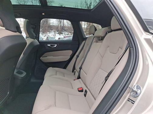 2026 Volvo XC60 B5 Plus