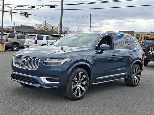2024 Volvo XC90 B6 Plus Bright Theme 7-Seater
