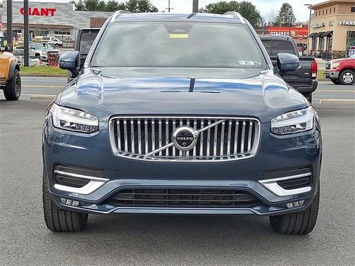 2024 Volvo XC90 B6 Plus Bright Theme 7-Seater