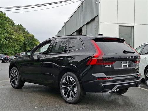 2026 Volvo XC60 B5 Plus