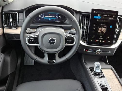2026 Volvo XC90 B5 Core