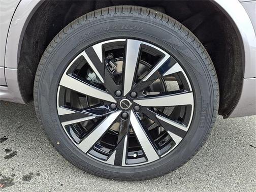 2026 Volvo XC90 B5 Core