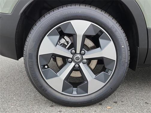 2025 Volvo XC40 Plus Dark Theme