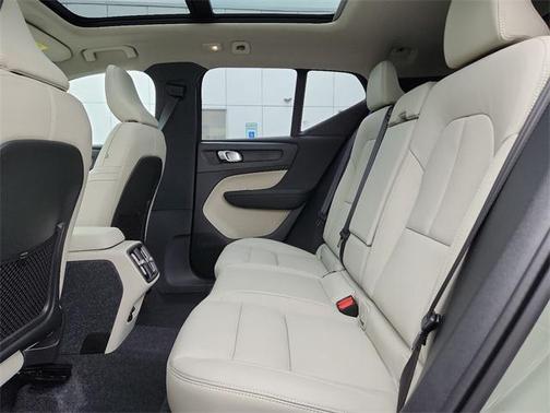 2025 Volvo XC40 Plus Dark Theme