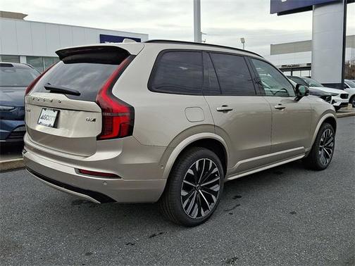 2026 Volvo XC90 B6 Ultra Dark Theme 7-Seater