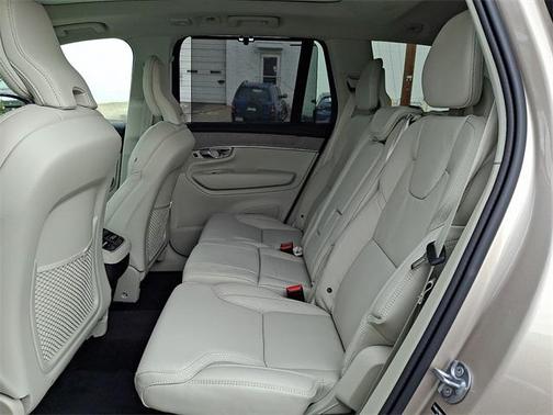 2026 Volvo XC90 B6 Ultra Dark Theme 7-Seater