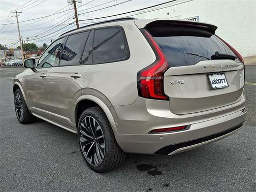 2026 Volvo XC90 B6 Ultra Dark Theme 7-Seater
