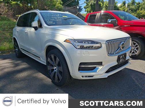 Crystal White Metallic 2023 Volvo XC90 B6 Ultimate 7-Seater