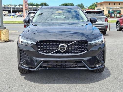 2024 Volvo XC60 B5 Plus Dark Theme