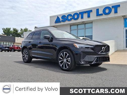 2024 Volvo XC60 B5 Plus Dark Theme
